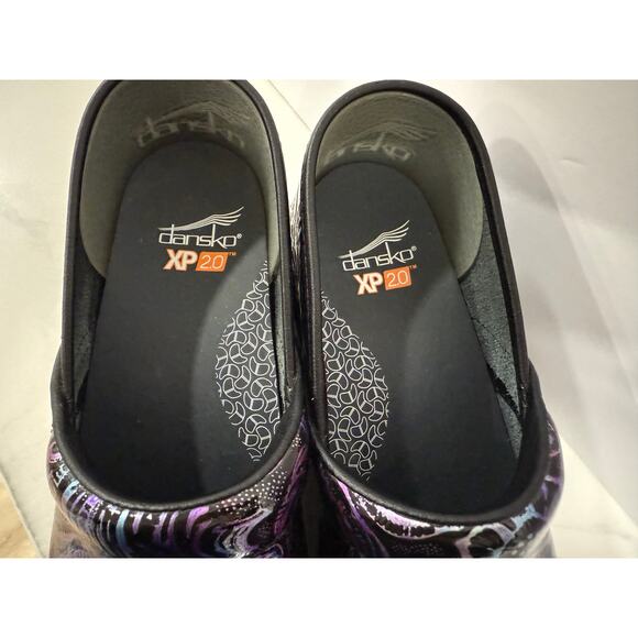 Dansko XP 2.0 Clogs 39 Floral Paisley Patent Nursing Work Comfort Purple - Picture 9 of 12
